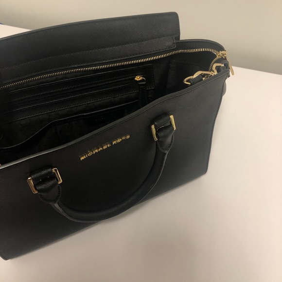 Black Michael Kors purse - Picture 8 of 8